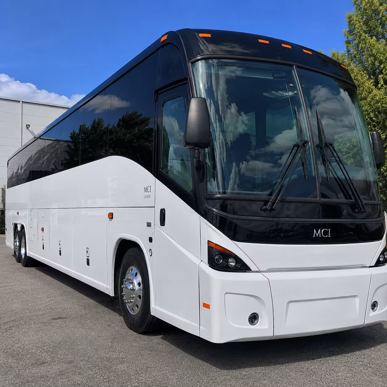 make your university of michigan commencement or move in weekend easy with a group shuttle